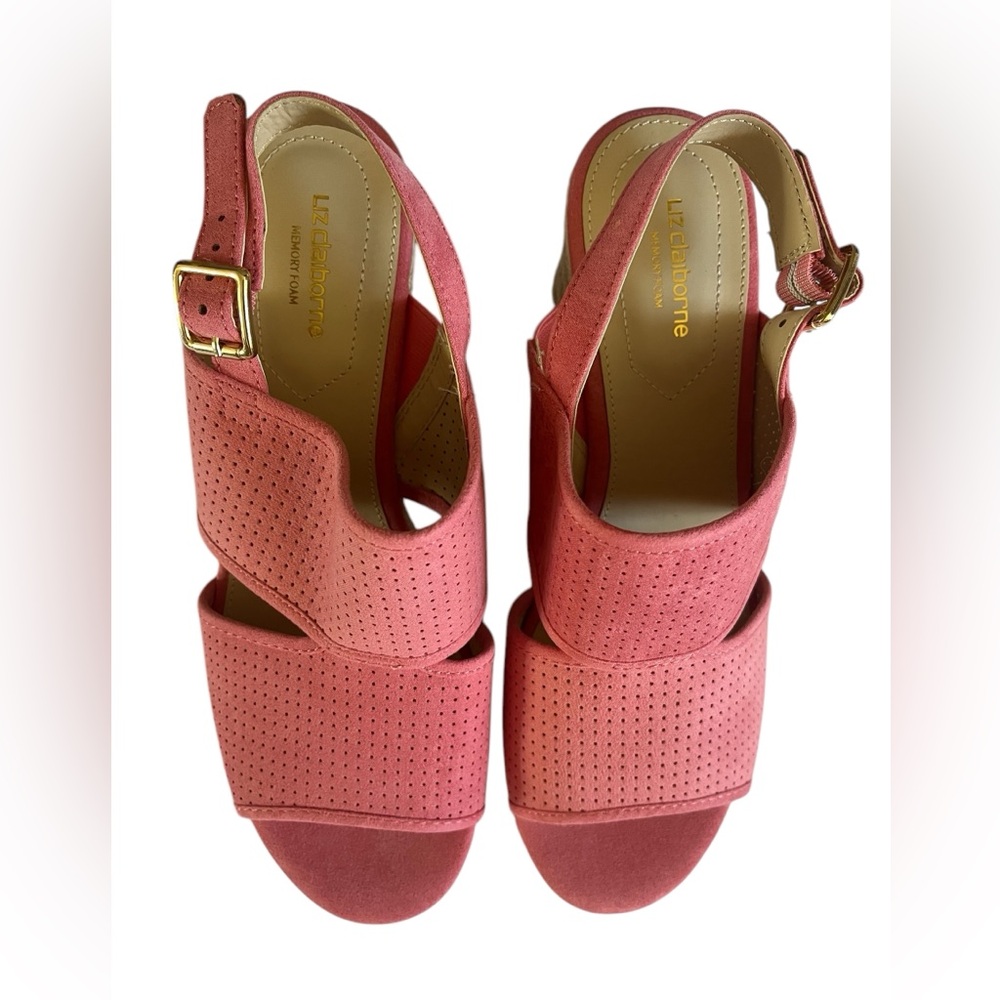 Hostess Pic 💥🥳 New Liz Claiborne Pink Sandals with Textured Straps - Picture 8 of 10